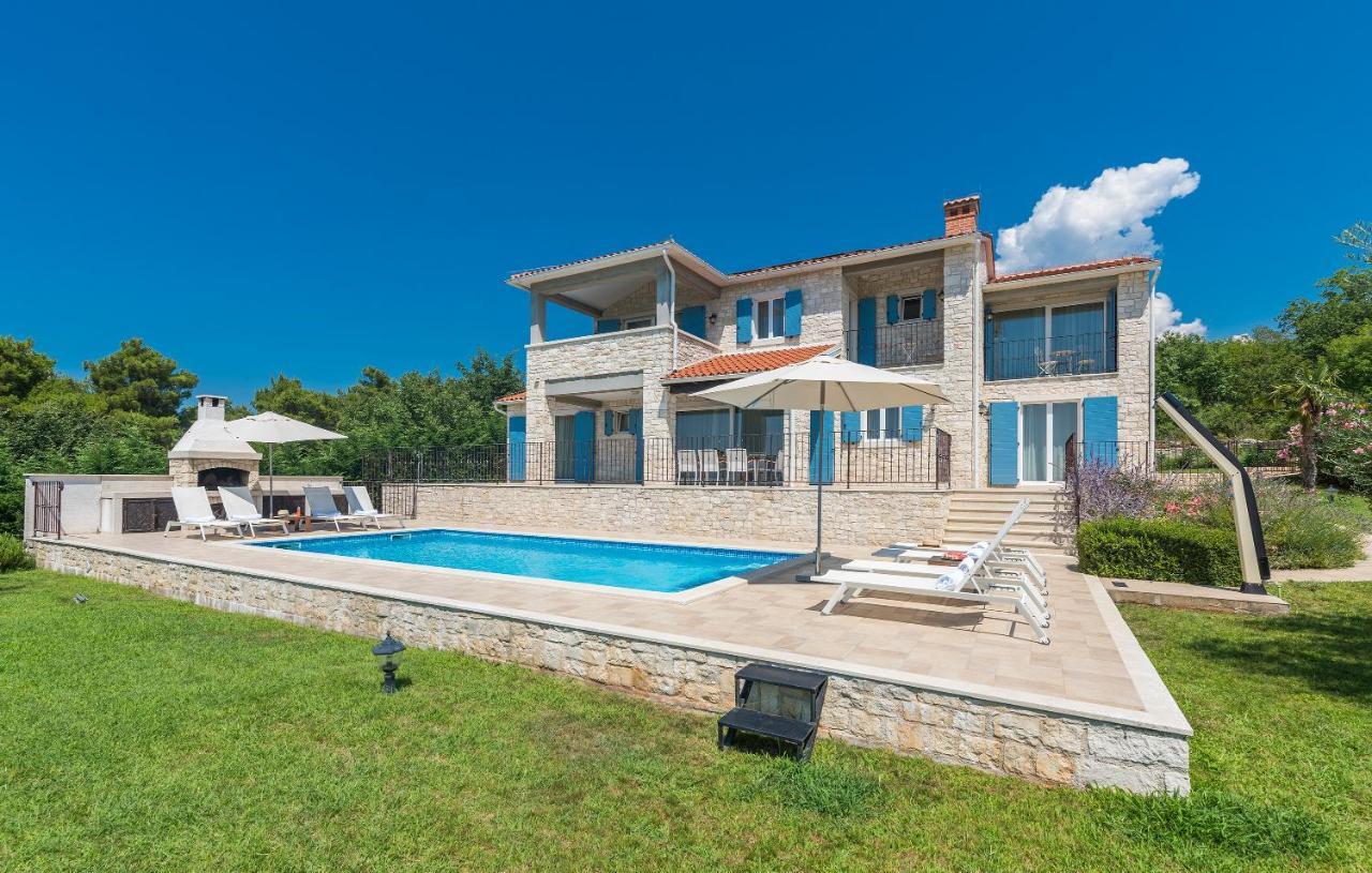 Villa Sterpazzi - Near Porec With Sea View, Private Jacuzzi, Sauna And Pool Вишнян Экстерьер фото