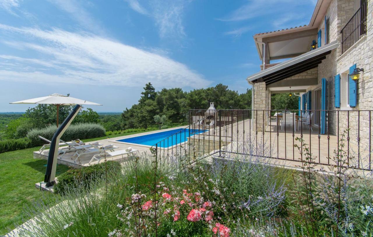 Villa Sterpazzi - Near Porec With Sea View, Private Jacuzzi, Sauna And Pool Вишнян Экстерьер фото